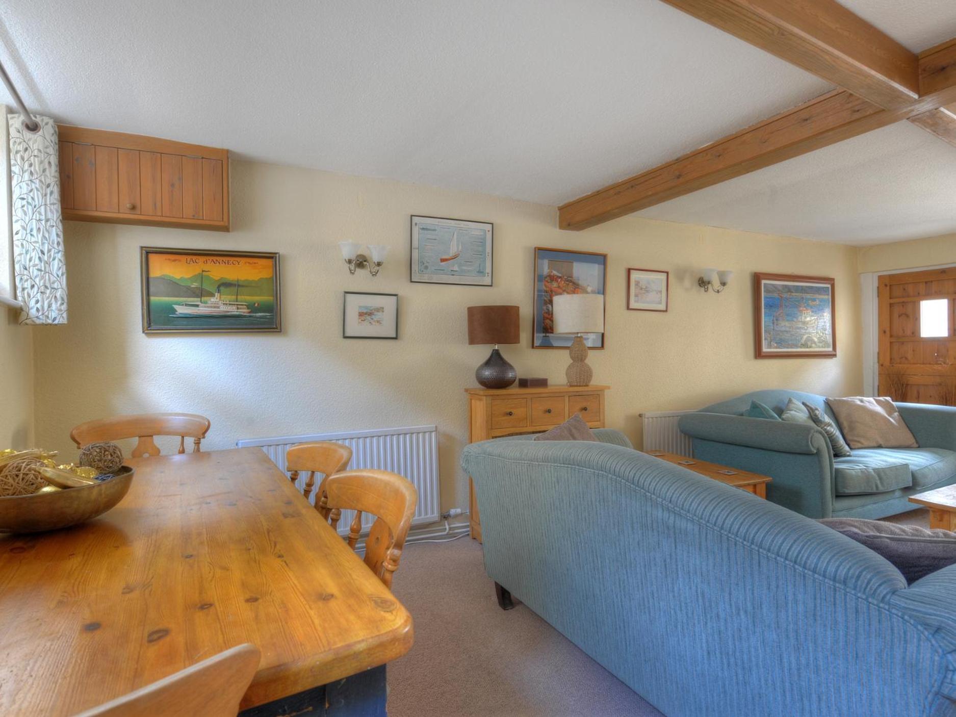 45 Georges Square * Lyme Regis